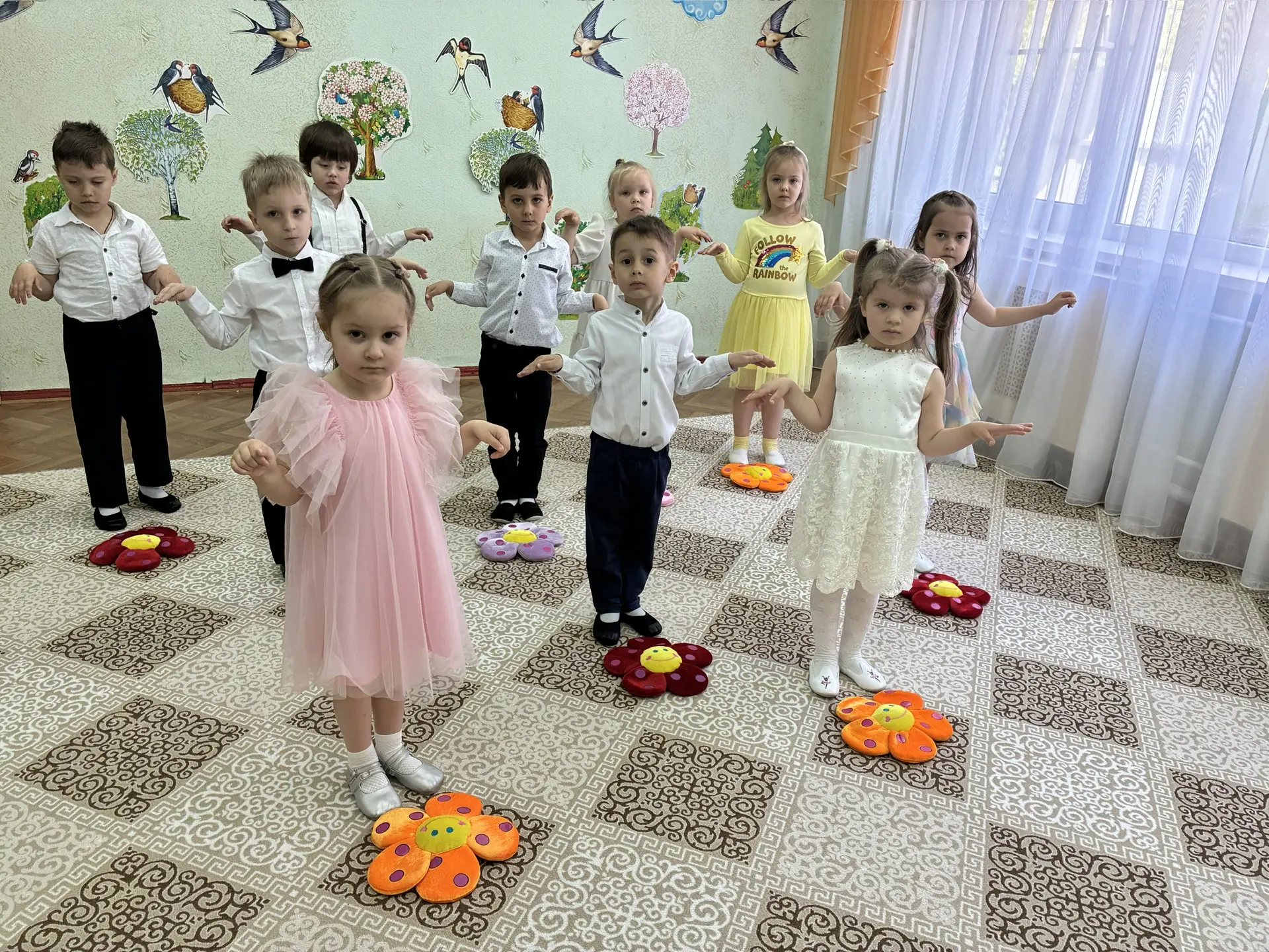 средняя группа игра бабочки и цветы