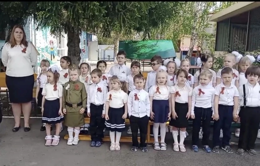 Дети старшего возраста на празднике к Дню Победы